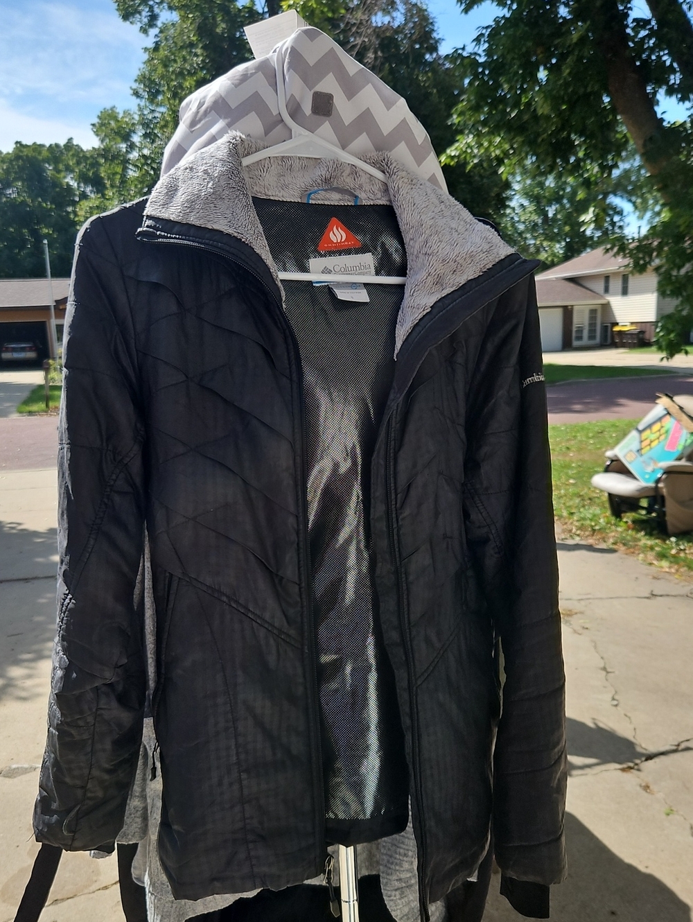 Columbia Black Women’s Puffer Jacket with Gray Sherpa Lining